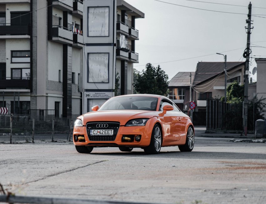 AUDI  TT