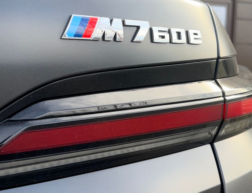 BMW M760e