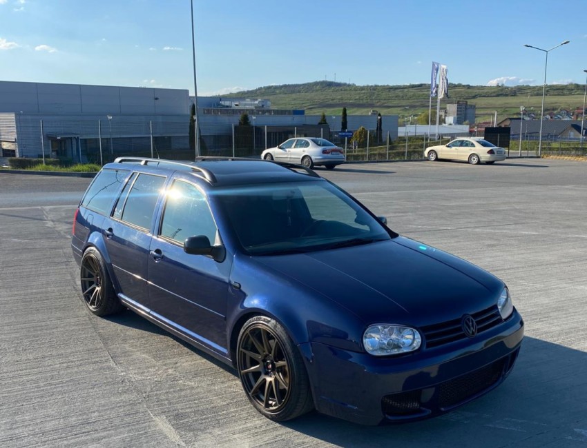 Volkswagen  Golf 4