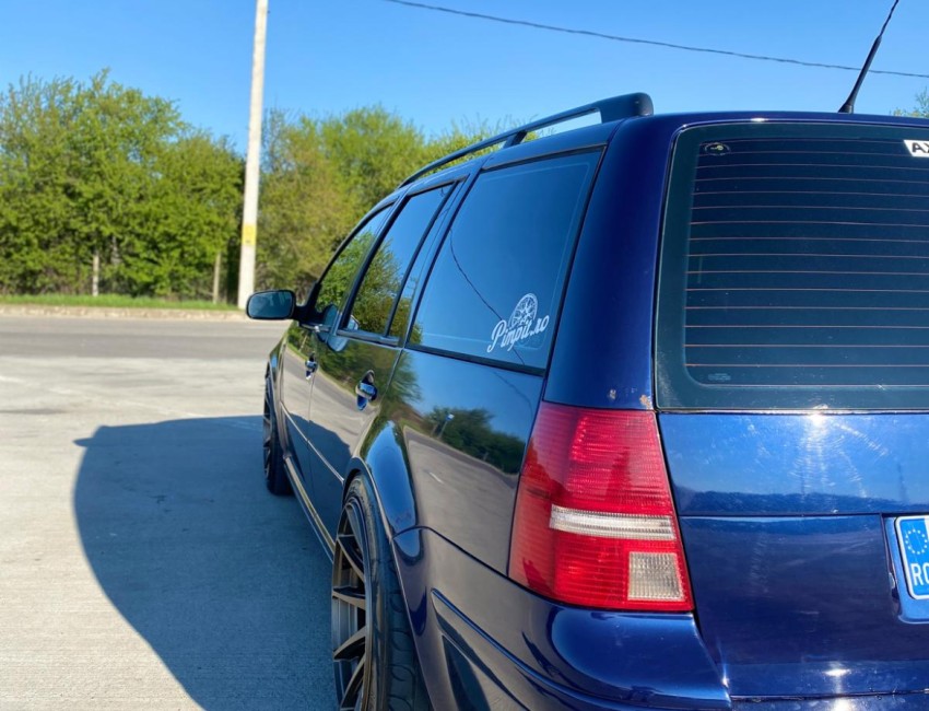 Volkswagen  Golf 4